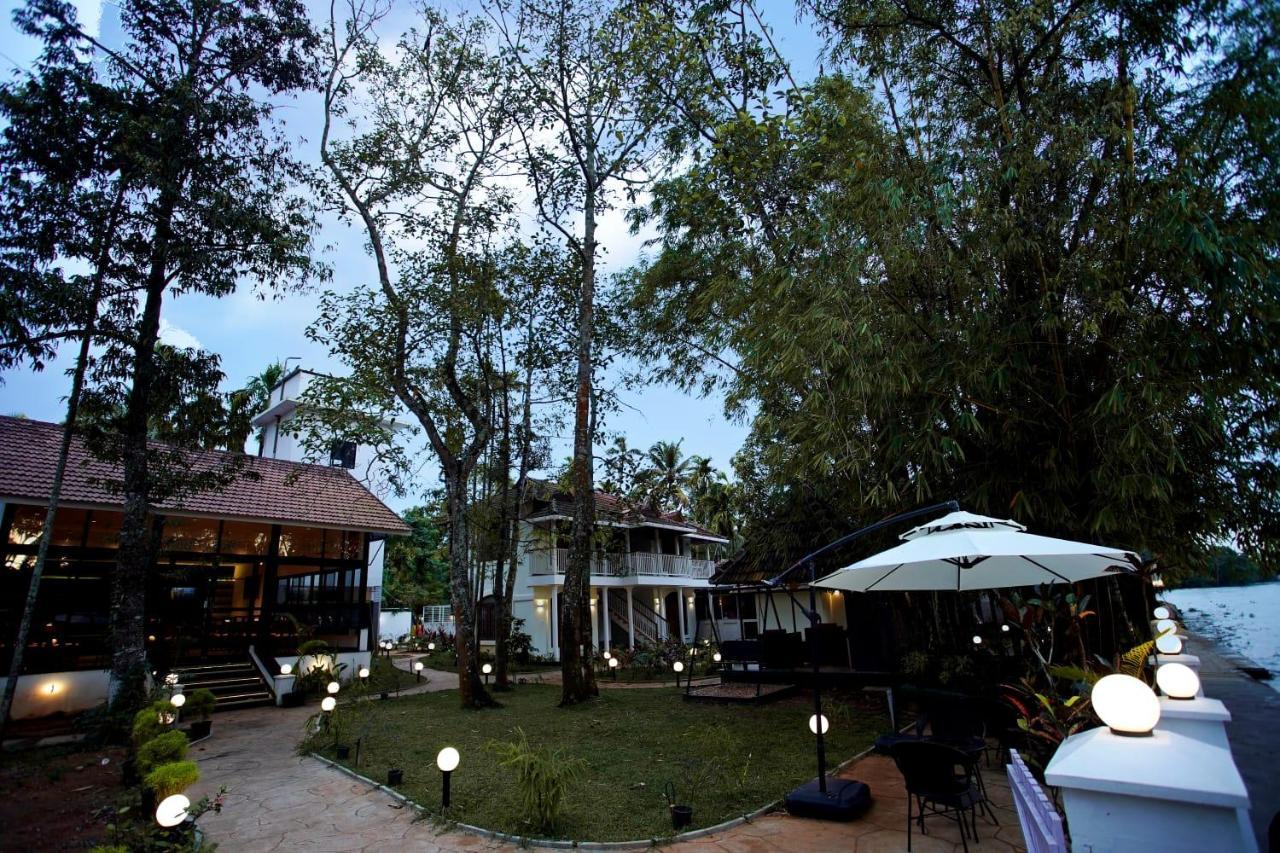 Bamboo Lagoon Backwater Front Resort Alappuzha Exterior foto